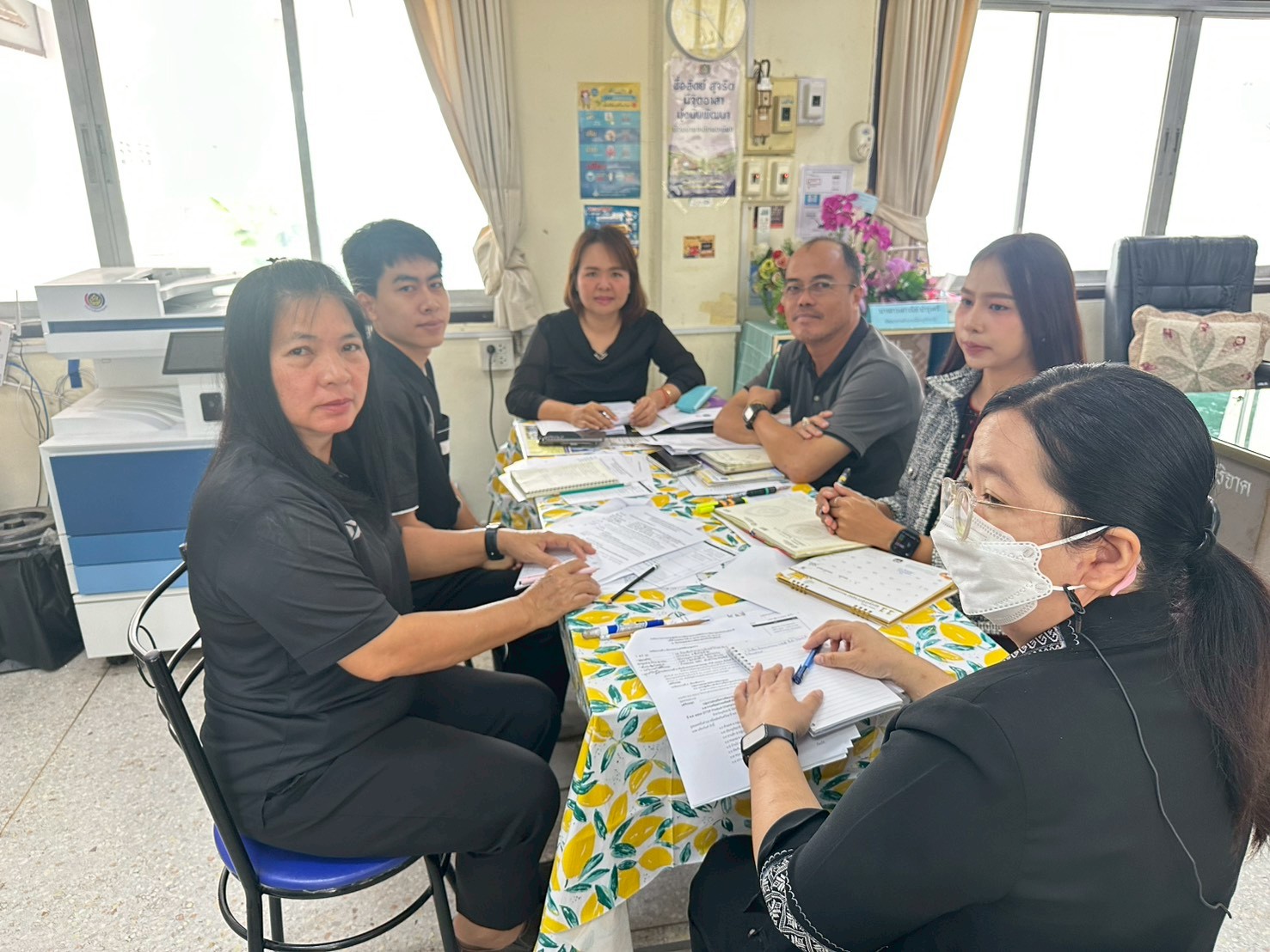 ประชุมทีมเจ้าหน้าที่สำนักงานพัฒนาชุมชนอำเภอเมืองอุทัยธานี 