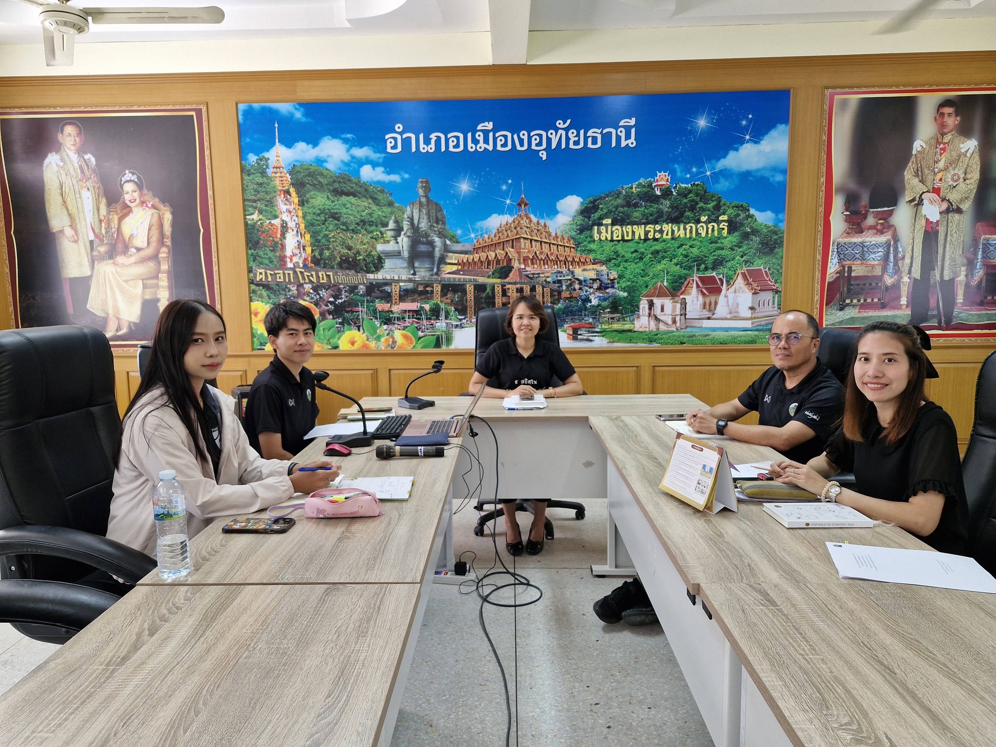 ประชุมทีมเจ้าหน้าที่สำนักงานพัฒนาชุมชนอำเภอเมืองอุทัยธานี 