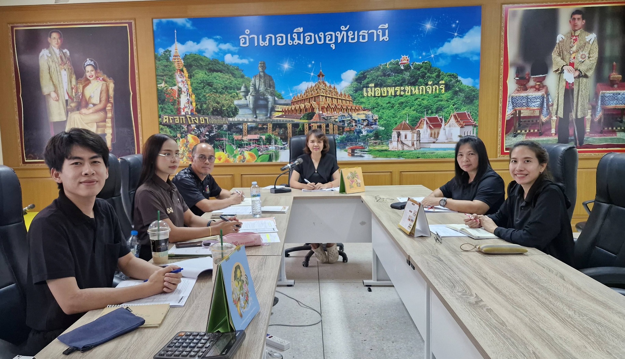 ประชุมทีมเจ้าหน้าที่สำนักงานพัฒนาชุมชนอำเภอเมืองอุทัยธานี 