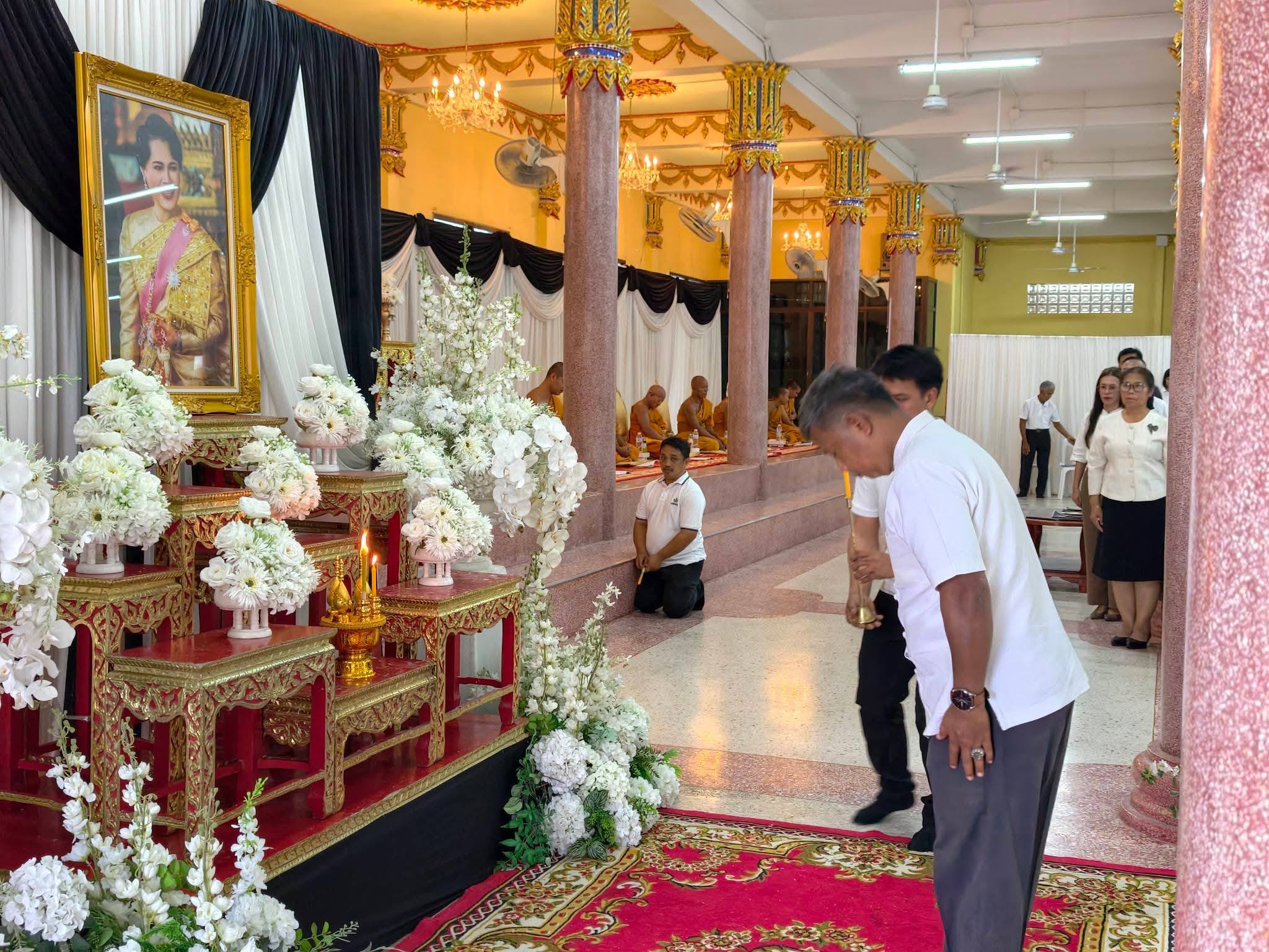 โครงการเข้าวัดยามเย็น สวดมนต์บำเพ็ญกุศล อุทิศถวายแม่ของแผ่นดิน