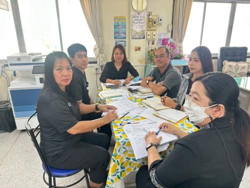 ประชุมทีมเจ้าหน้าที่สำนักงานพัฒนาชุมชนอำเภอเมืองอุทัยธานี 